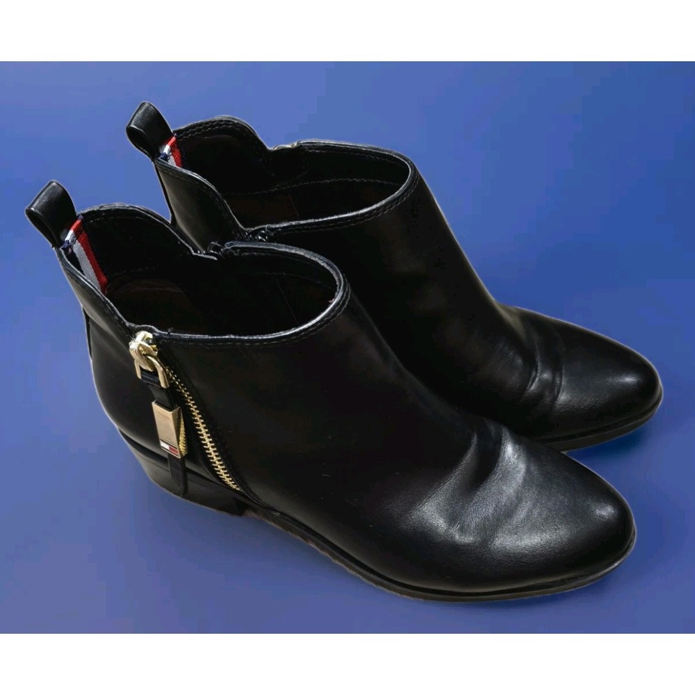 Tommy Hilfiger Wright2 Women's Black Ankle Boots Size‎ 6M Block Heel Almond Toe